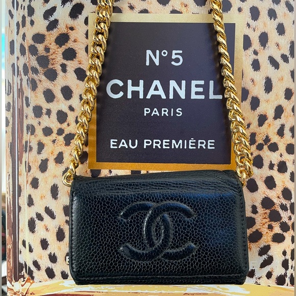 CHANEL Black Caviar Leather 6 Key
Holder Case Wallet - Picture 1 of 12